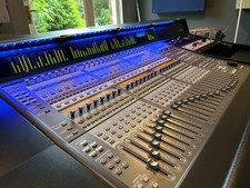 Avid c24 pro usato  Spedire a Italy