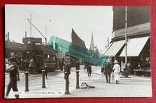 LOWESTOFT, ARRASTÃO DE PESCA PASSANDO PONTE GIRATÓRIA E BONDES, SUFFOLK RP C1912, usado comprar usado  Enviando para Brazil