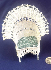 CADEIRA DE VIME BRANCA MINIATURA CASA DE BONECAS POR LEILANI WARLING 1991 comprar usado  Enviando para Brazil