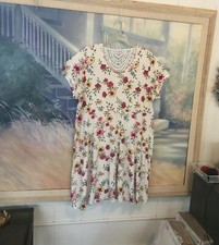 Women floral plus for sale  Munds Park