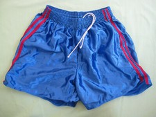 Short bleu rouge d'occasion Short bleu rouge d'occasion  Arles