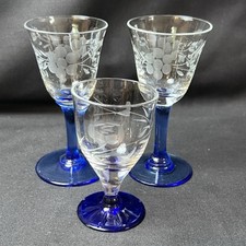 3 tigelas gravadas transparentes, haste azul cobalto aperitivo tiro dram copos de licor cordial comprar usado  Enviando para Brazil