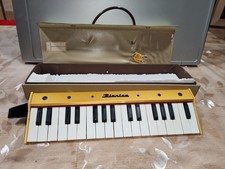 Ancien piano pianica d'occasion  Saint-Saëns