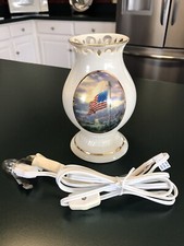 Thomas Kinkade America's Pride Avon lâmpada furacão luz noturna 2005 patriótica comprar usado  Enviando para Brazil