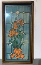 Janela de vidro vintage dos anos 1980 pendurada flores de íris de pêssego pintadas em vidro azul ÚNICA, usado comprar usado Janela de vidro vintage dos anos 1980 pendurada flores de íris de pêssego pintadas em vidro azul ÚNICA, usado comprar usado  Enviando para Brazil