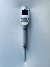 Pipeta eletrônica Eppendorf ~ Xplorer Plus 10 ~ 0,5-10 μL sem adaptador de energia comprar usado  Enviando para Brazil