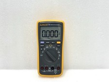 Fluke 17b digital d'occasion  Expédié en Belgium