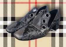 Burberry loafers small d'occasion  Expédié en Belgium