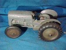 1940s FERGUSON Diecast 1/16 TOY TRACTOR por ADVANCE PRODUCTS Orig PINTURA CINZA comprar usado  Enviando para Brazil