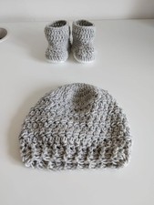 Cappellino scarpine neonato usato  Ortona