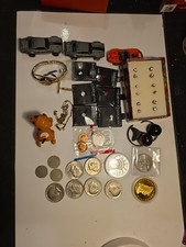 Lote de monedas, fichas, joyas y más con cajones de chatarra vintage  segunda mano  Embacar hacia Mexico