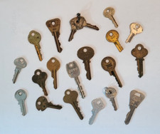 Lot vintage keys for sale  Kewaskum