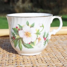 Tasse thé porcelaine d'occasion  Cerisy-la-Salle