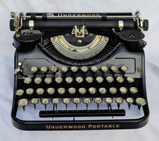 Máquina de escribir portátil estándar Underwood modelo F, 1932, 4 bancos ¡funciona bien! En estuche segunda mano  Embacar hacia Mexico
