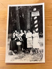 Foto vintage estilo moda mãe e filho bebê natureza década de 1960 jovem mulher comprar usado  Enviando para Brazil