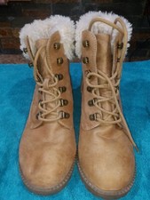 8m womens boots white sz mt for sale 8m womens boots white sz mt for sale Mulberry