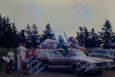 1975 35mm Slide Adolescentes Road Trip Loading Ford Country Squire Station Wagon #4747 comprar usado  Enviando para Brazil