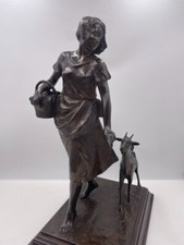 Scultura contadinella con usato  Gavirate