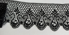 Dentelle ancienne délicate d'occasion  Morestel