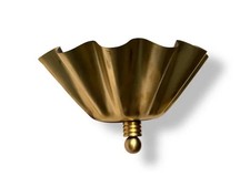 Lampe moderne faite d'occasion Lampe moderne faite d'occasion  Expédié en France