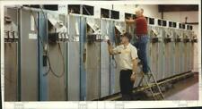 1992 Press Photo Sub Zero Freezer Co., Inc. equipamentos de verificação de funcionários, Madison comprar usado  Enviando para Brazil
