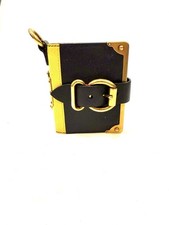 Notebook Prada Saffiano estilo baú de couro preto/amarelo com ferragens em tom dourado, usado comprar usado  Enviando para Brazil