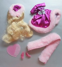 Conjunto de presente Barbie festa brilho 1994 vestido chapéu de pele com cabelo #67027 sem medalhão comprar usado  Enviando para Brazil