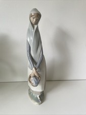 Lladro lady shawl for sale  CAMBRIDGE