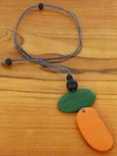 Colar estilo Lagenlook preto fio verde e laranja pingente geométrico de madeira comprar usado  Enviando para Brazil