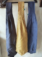 Tre cravatte foulard usato  Genova