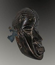 Maschera africana legno usato  Due Carrare