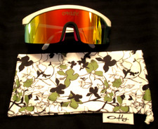 ÓCULOS DE SOL OAKLEY LÂMINAS DE BARBEAR ARMAÇÃO BRANCA COM FOGO 30 BOLSA DE LENTES HERANÇA NARIZ ROSA comprar usado  Enviando para Brazil