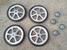 Vintage Hedstrom 5 polegadas de diâmetro brinquedo dolly carrinho de bebê rodas com calotas – metal + borracha comprar usado  Enviando para Brazil