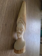 Statuette sculptée africaine d'occasion  Le Pradet