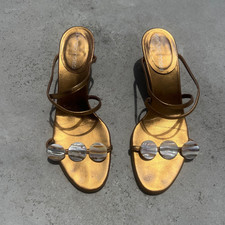 Sergio Rossi | Salto com tiras metálicas vintage dourado detalhe de concha iridescente (35) comprar usado  Enviando para Brazil