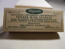 Vintage; Grampos de arame congelado da marca Majestic; Caixa verde - Caixa cheia/5000 1/4"x1/2" comprar usado  Enviando para Brazil