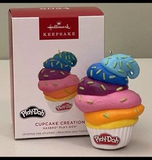 Ornamento Hallmark 2024 Play-Doh CUPCAKE CREATE ~ NOVO NA CAIXA comprar usado  Enviando para Brazil
