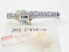 Usado, OEM GENUÍNO 1992-94 YAMAHA TZR125 250 SUPORTE DE APOIO PARA OS PÉS DIANTEIRO DIREITO 3MA-27420 comprar usado  Enviando para Brazil