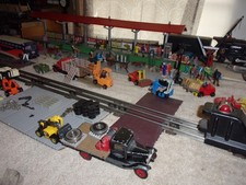 Caminhão de plataforma Ertl com caminhão de garfo e carga para plataforma Lionel Depot comprar usado  Enviando para Brazil