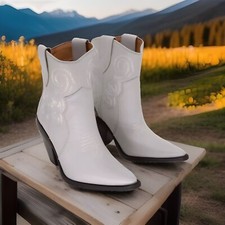Dingo women pretty for sale  Westminster