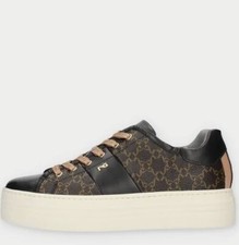 Sneakers donna nero usato  Lanusei