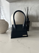 Jacquemus Bag Chiquito Moyen na sprzedaż Jacquemus Bag Chiquito Moyen na sprzedaż  PL