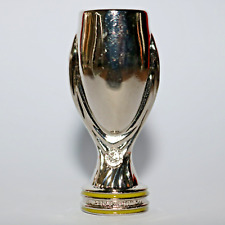 Mini troféu de futebol da Supercopa da Europa ~4,5 cm de altura comprar usado  Enviando para Brazil