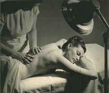 Foto antiga de mulher nua recebendo massagem comprar usado  Enviando para Brazil