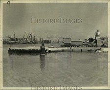 1975 Press Photo The Port of Orleans roll-on, roll off wharf along Dwyer Road comprar usado  Enviando para Brazil