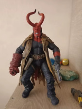 Hellboy mezco toys usato  Italia