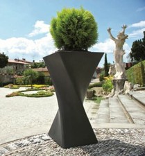 Vaso alto triangolo usato  Maddaloni