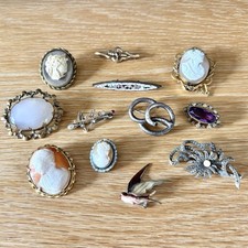 Lot antique brooches for sale  LINCOLN