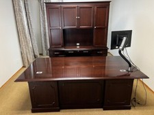 Ofs executive desk for sale  Edmond