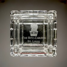 Usado, Caixa de vidro cristal Ritz-Carlton St. Louis com logotipo gravado década de 1990 hotel colecionável comprar usado  Enviando para Brazil